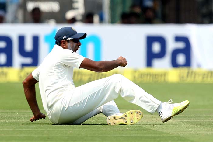 Ravindra Jadeja struck again before tea to send Peter Handscomb back to the pavilion Bengaluru Test, Day 2: Indian Bowlers Fight But Australia Take 48-Run Lead