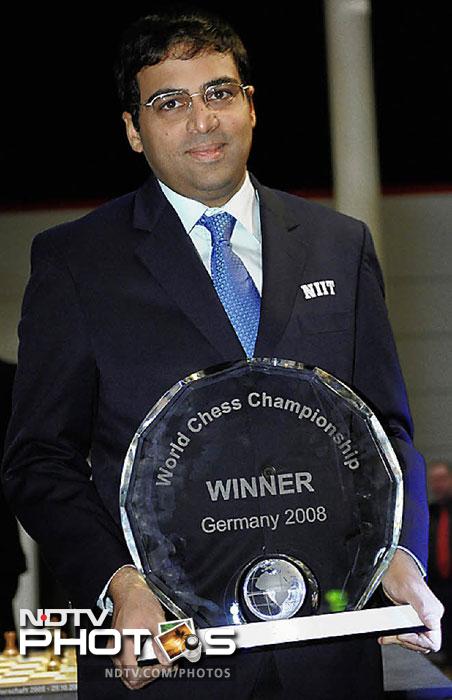 <b>Viswanathan Anand:</b> FIDE vice-president D V Sundar demands the Bharat Ratna for Anand for his role in promoting chess in the country. "Vishy is the role model (for Indian chess players) and motivated them to take to the game. In the last five year, AICF (All India Chess Federation) has produced 24 GMs, 74 IMs and 14 woman GMs and 75 per cent of the credit for this growth goes to Vishy," he added.<br><br><script type="text/javascript" charset="utf-8" src="http://static.polldaddy.com/p/5765643.js"></script>
<noscript><a href="http://polldaddy.com/poll/5765643/">Which sportsperson should receive the Bharat Ratna first?</a></noscript>
