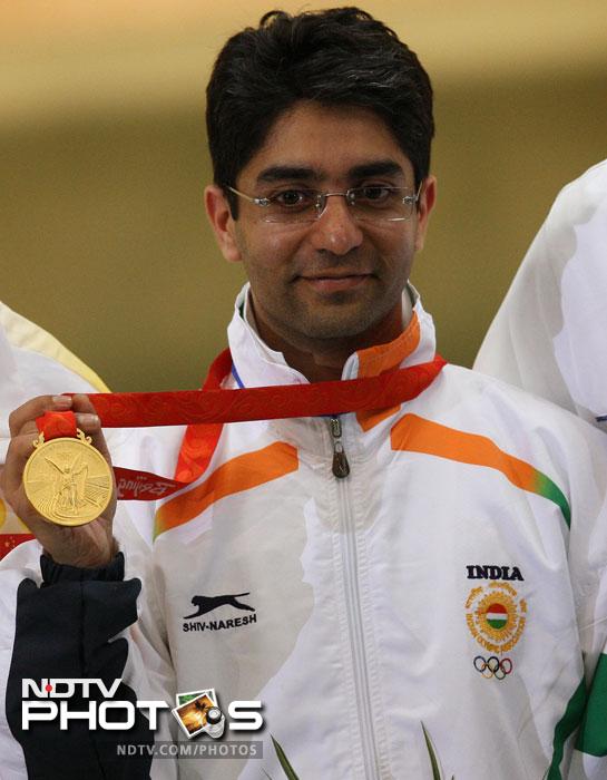 <b>Abhinav Bindra:</b> India's only individual Olympic gold medallist Abhinav Bindra has been officially recommended for the Bharat Ratna, the highest civilian award, by the National Rifle Association of India.<br><br><script type="text/javascript" charset="utf-8" src="http://static.polldaddy.com/p/5765643.js"></script>
<noscript><a href="http://polldaddy.com/poll/5765643/">Which sportsperson should receive the Bharat Ratna first?</a></noscript>