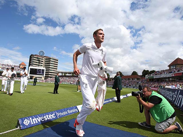 Ashes: Stuart Broad's 8/15 Sets up Trent Bridge Test for England