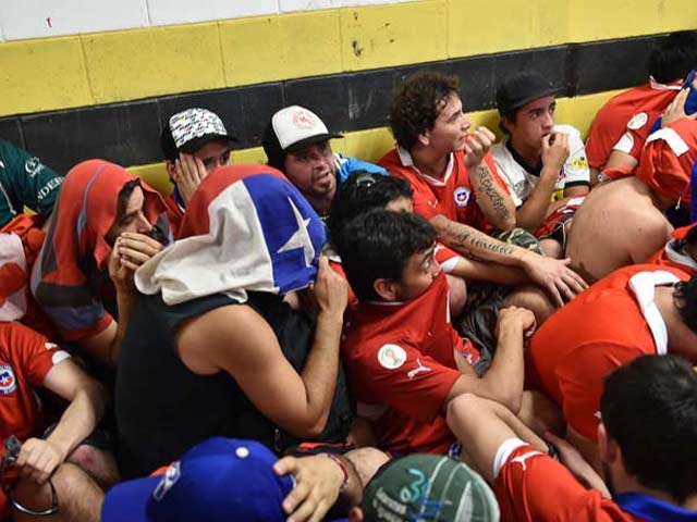 Ticketless Chilean Fans Ravage Maracana's Press Box