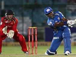 CLT20: Dwayne Smith keeps Mumbai Indians in hunt for semifinal spot