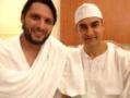 Shahid Afridi meets Aamir Khan in Mecca while on Hajj