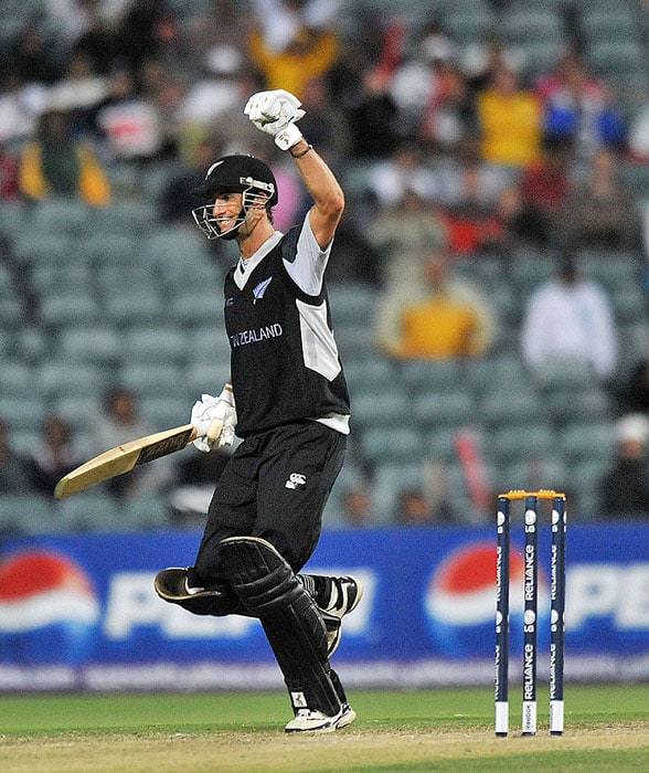 New Zealand's Grant Elliott celebrates his team's victory on Pakistan during their ICC Champions Trophy 2nd semi-final at The New Wanderers Stadium in Johannesburg on Saturday. (AFP Photo) CT semis: Pak vs NZ, Match 14