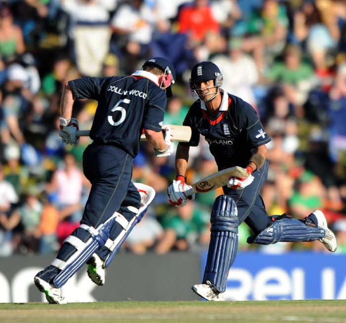 Owais Shah and Paul Collingwood run between the wickets during the ICC Champions Trophy match between England and South Africa in Centurion. (AFP Photo) CT: Eng vs SA, Match 8