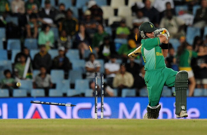 South Africa's Roelof van der Merwe is clean bowled by England's James Anderson during their ICC Champions Trophy match in Centurion on September 27, 2009. (AFP Photo) CT: Eng vs SA, Match 8