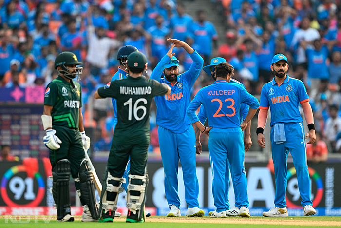IND vs PAK: वर्ल्ड कप में लगातार 8वीं बार पाकिस्तान को हराया, टॉप पर पहुंची टीम इंडिया