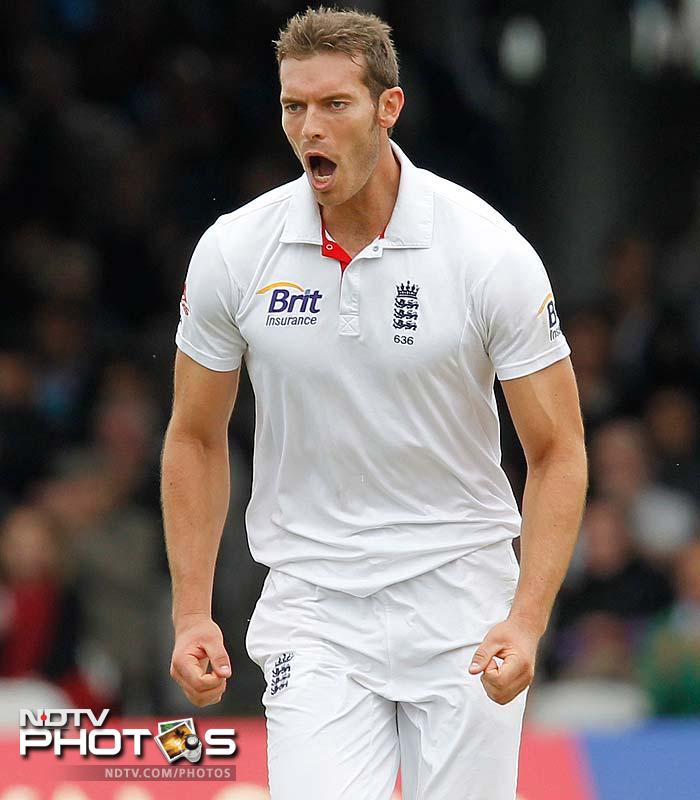 Two quick wickets did fall before the break for tea as Chris Tremlett struck to remove VVS Laxman on a personal score of 10. 1st Test: England vs India (Day 3)