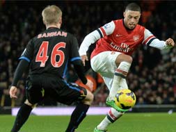 Photo : EPL: Arsenal back on top, Manchester United go down to Stoke City