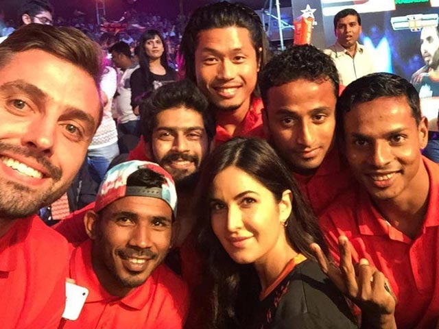 MS Dhoni Joins Bollywood Stars as U Mumba Win Pro Kabaddi League