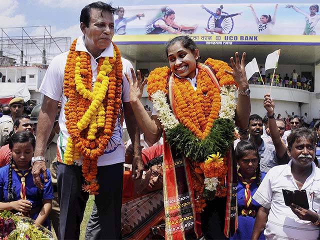 Photo : Dipa Karmakar Gets Grand Reception After Arriving in India From Rio Olympics