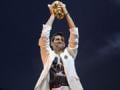 Wimbledon champ Djokovic gets rapturous welcome
