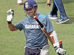 Team India sweats it out ahead of Sachin's penultimate Test