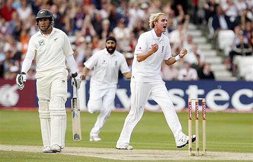 England's Stuart Broad, right, celebrates the wicket of New Zealand's Ross Taylor on day three during their 3rd Test match at Trent Bridge Stadium, Nottingham on June 7, 2008. Day 3: England vs New Zealand, 3rd Test