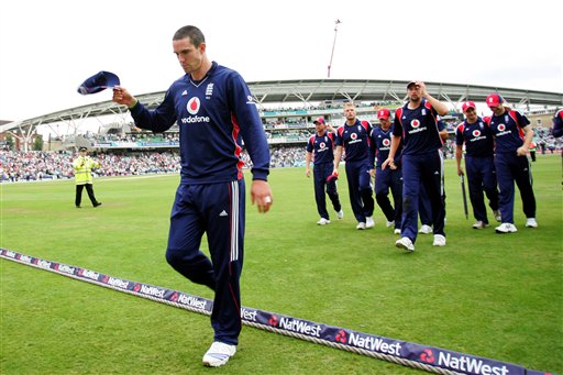 Kevin Pietersen, left, leads the rest of the team off the field after their victory over South Africa in the third One-Day international at the Oval cricket ground on Friday Aug. 29, 2008. 3rd ODI: England vs South africa