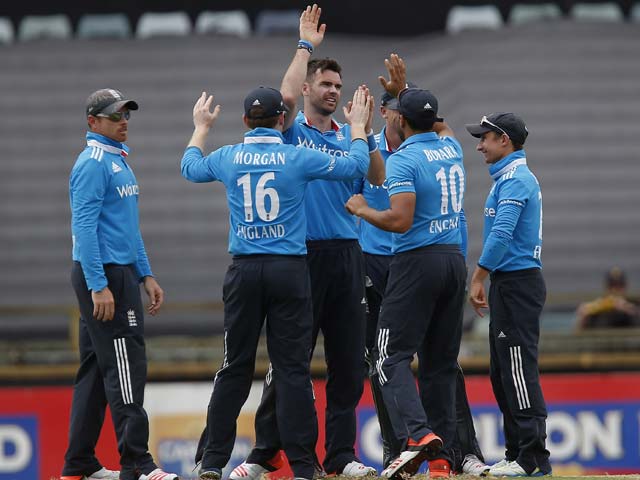 England End Indias Misery, Knock Team Out of Tri-Series England End Indias Misery, Knock Team Out of Tri-Series