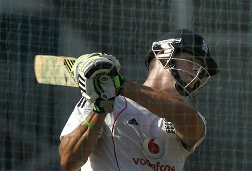 Kevin Pietersen plays a shot during a practice session in Mumbai on Friday, November 7, 2008. The England team is in India to play seven one-day international and two Test cricket matches against host India beginning Nov 14. (AP Photo) England prepare for India battle