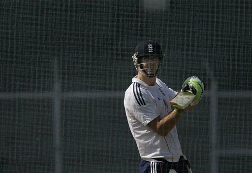 Kevin Pietersen plays with a ball during a practice session in Mumbai on Friday, November 7, 2008. The England team is in India to play seven one-day international and two Test cricket matches against host India beginning Nov 14. (AP Photo) England prepare for India battle