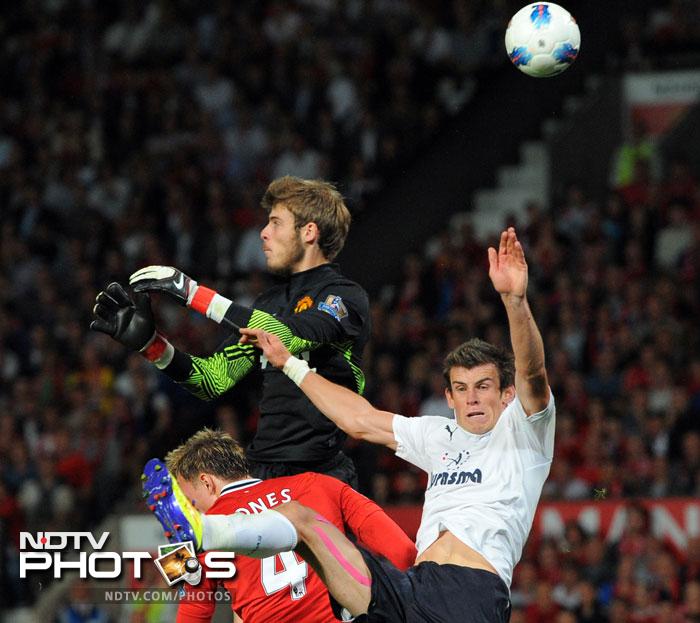 The only thing disturbing Manchester United manager would be the performance of his 18 million pound signing David de Gea. The Spaniard looked rather lost between the posts and failed to stamp his authority in the 18-yard box. (AFP Photo) EPL 2011: Match-Week 2