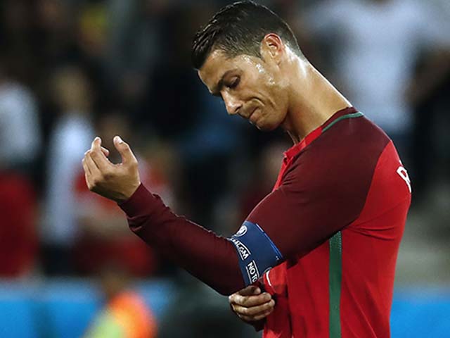 Photo : Euro 2016: Cristiano Ronaldo Fails to Fire as Iceland Hold Portugal