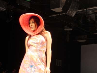 What is it on her head? Fashion finale