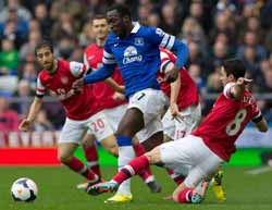 Photo : EPL: Everton thrash Arsenal, Liverpool top table