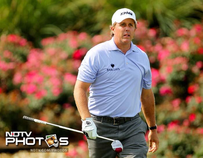 Phil Mickelson (Golf) - Total Earnings: $48.7 million (approx. Rs 276 crore)
Salary/winnings: $4.7 million 
Endorsements: $44 million