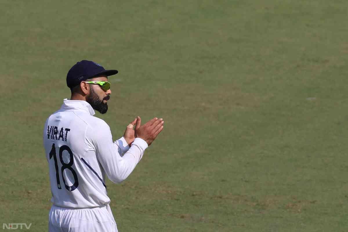 उम्मीद की जानी चाहिए कि बीसीसीआई के अधिकारी और एक्सपर्ट्स विराट को उनका फैसला वापस लेने के लिए मना लेंगे. आने वाले इंग्लैंड दौरे पर उनकी कमी जरूर खलेगी ऐसा कई क्रिकेट के जानकार मानते हैं. बहरहाल नजर डालते हैं विराट कोहली की पांच चुनिंदा पारियों पर:  (फोटो क्रेडिट: X@BCCI)