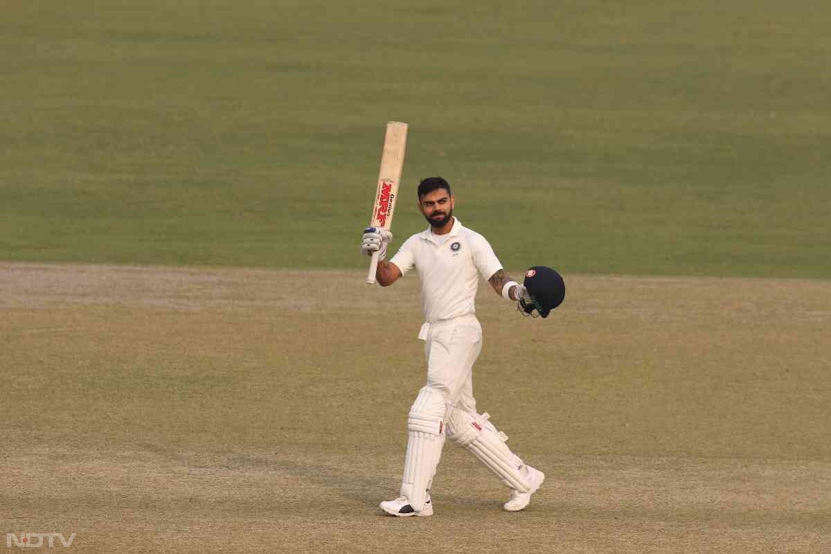 149 बनाम इंग्लैंड (एजबेस्टन, 2018): इंग्लैंड की चुनौतीपूर्ण परिस्थितियों में यह पारी विराट की सबसे बेहतरीन में से एक मानी जाती है. उन्होंने स्विंग और सीम को झेलते हुए शानदार 149 रन बनाए और आलोचकों को करारा जवाब दिया. (फोटो क्रेडिट: X@BCCI)