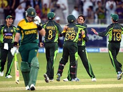 2nd ODI: Pakistan beat South Africa by 66 runs, level series 1-1
