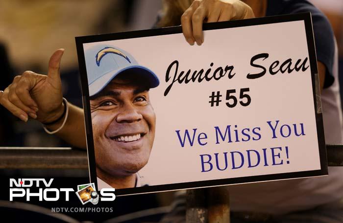 <b>Junior Seau</b> <br><br> A 10-time All-pro, this sporting icon was named in the NFL's All Decade Team in 1990s. He was also inducted into the Chargers Hall of Fame while his team San Diego retired his jersey number 55. At the age of 43 this year, Seau killed himself with a gun shot.