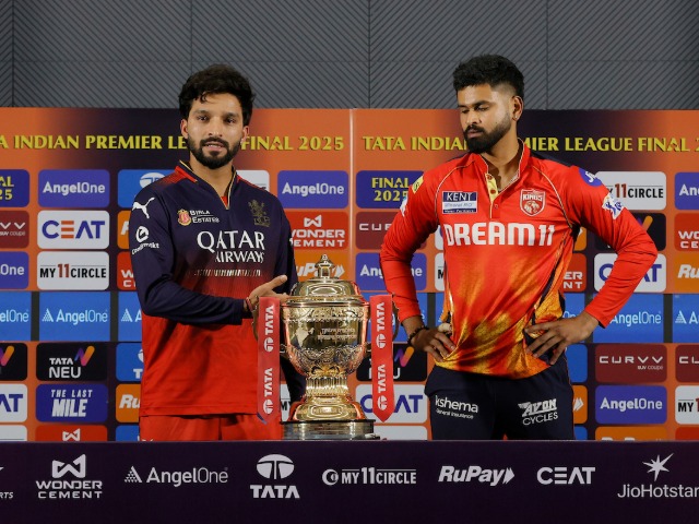 In Pics: RCB, PBKS Captains Pose With Trophy
