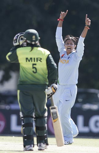 Player of the Match Rumeli Dhar appeals during India's match with Pakistan at the ICC Women's World Cup. (ICC) WWC: India vs Pakistan