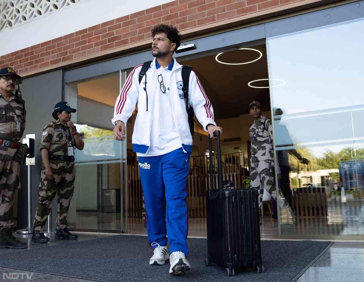 न्यूजीलैंड के खिलाफ फाइनल मैच के लिए अहमदाबाद पहुंची टीम इंडिया (फोटो क्रेडिट: X@BCCI)