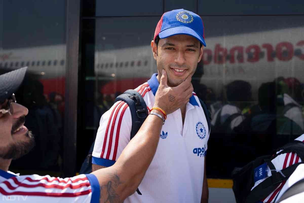 न्यूजीलैंड के खिलाफ फाइनल मैच के लिए अहमदाबाद पहुंची टीम इंडिया (फोटो क्रेडिट: X@BCCI)