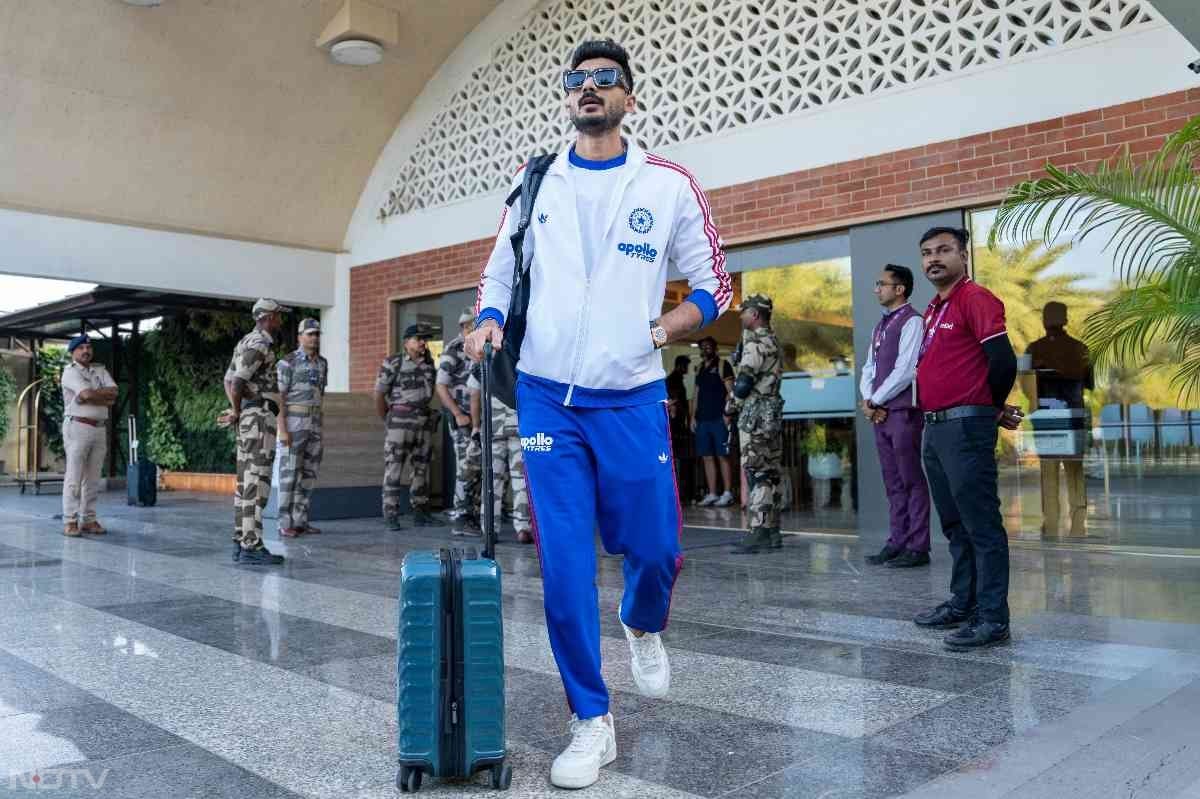 न्यूजीलैंड के खिलाफ फाइनल मैच के लिए अहमदाबाद पहुंची टीम इंडिया (फोटो क्रेडिट: X@BCCI)