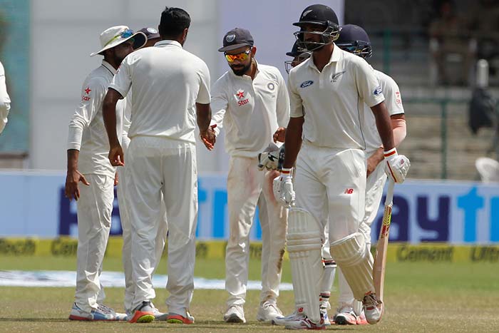 INDvsNZ: टीम इंडिया ने जीता 500वां टेस्ट, अश्विन की फिरकी में उलझे कीवी