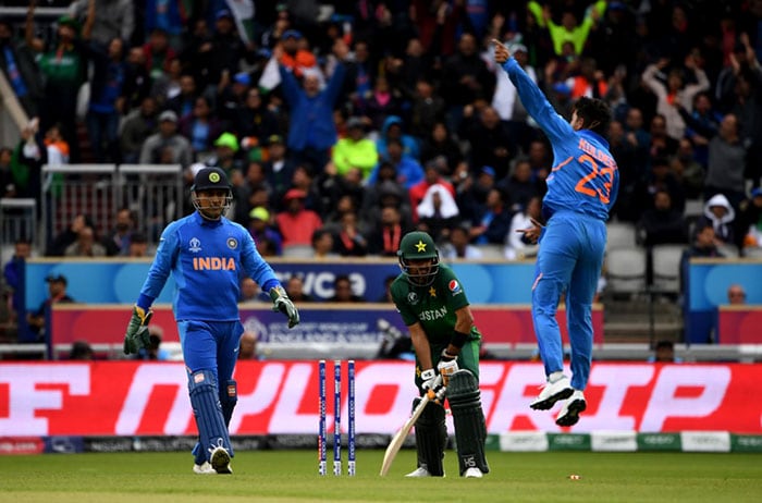 World Cup 2019: रोहित शर्मा, विराट कोहली की बल्लेबाजी के सामने पाक पस्त, भारत की शानदार जीत