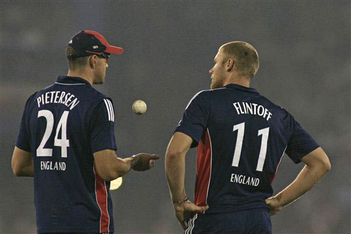 Kevin Petersen talks with teammate Andrew Flintoff during the fifth One-Day International match between India and England in Cuttack. (AP Photo) India vs England: 5th ODI