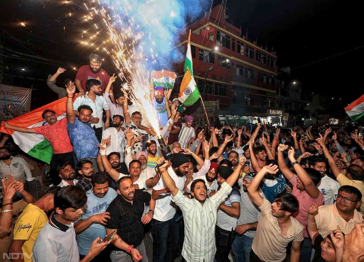 यूपी से लेकर पंजाब तक...तीसरी बार वर्ल्ड चैंपियन बना भारत, फैंस ने जमकर मनाया जश्न