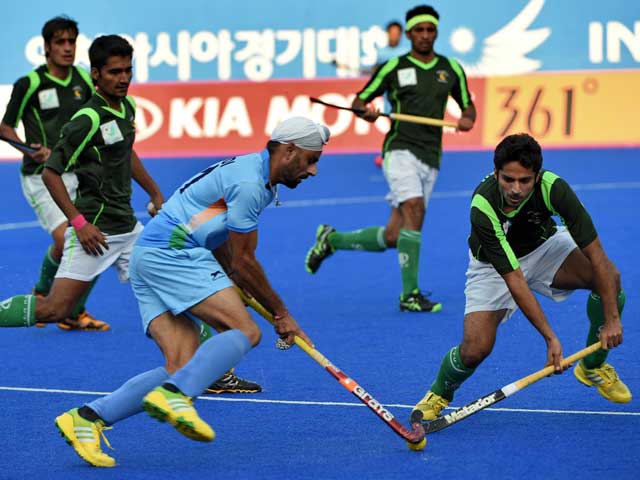 Photo : Asian Games: Pakistan Beat Indian 2-1 in Hockey