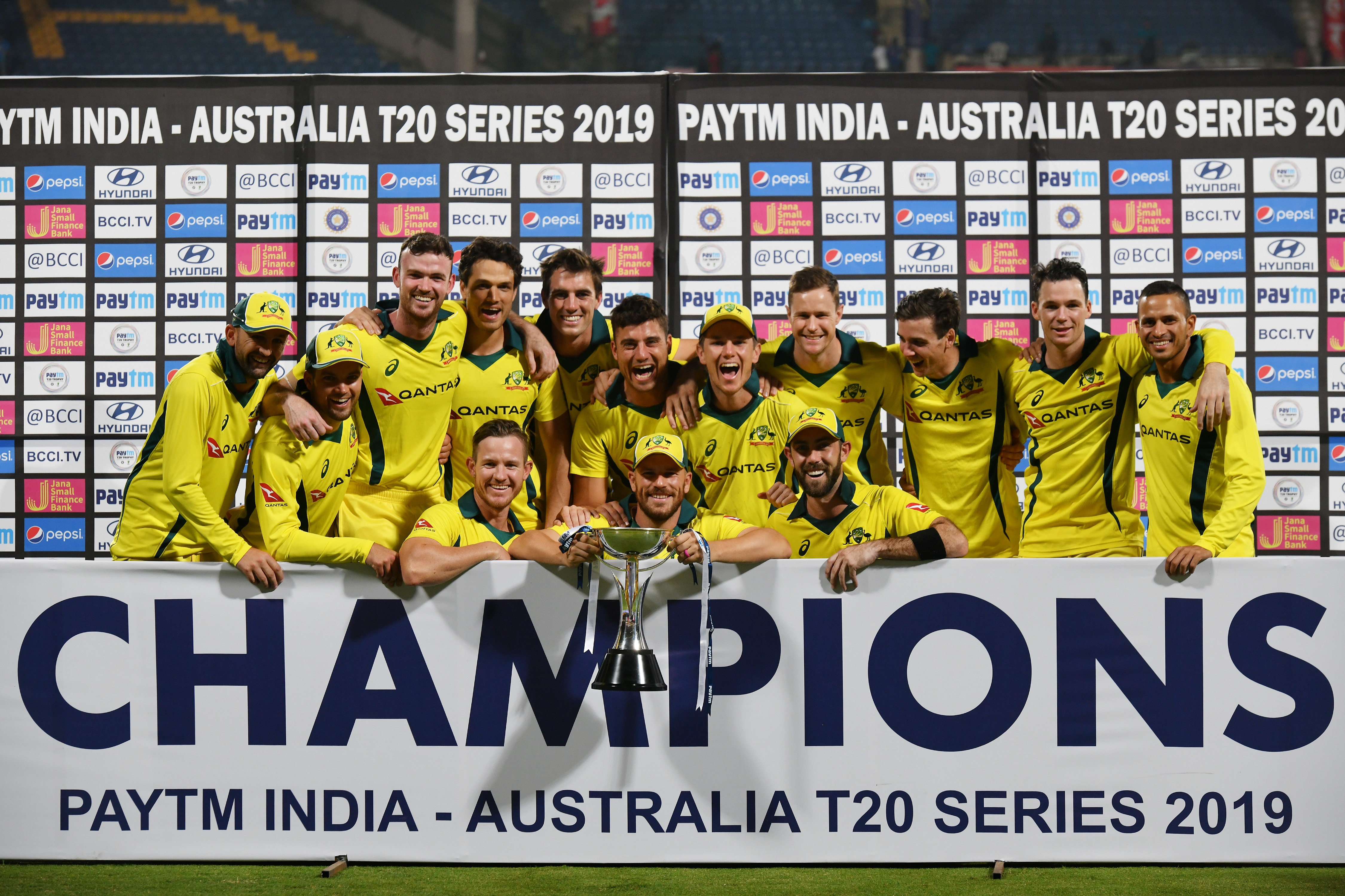Photo : दूसरा टी20: ऑस्‍ट्रेलिया ने भारत को 7 विकेट से हराकर सीरीज 2-0 से जीती
