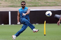 World Cup: Indian Cricketers Show Off 'Footy Skills' Down Under World Cup: Indian Cricketers Show Off 'Footy Skills' Down Under