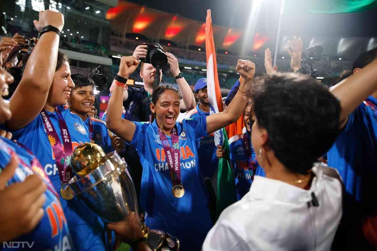 अंजुम चोपड़ा, जिनके लिए यह ट्रॉफी किसी सपने की तरह थी. (फोटो क्रेडिट: X@BCCIWomen)