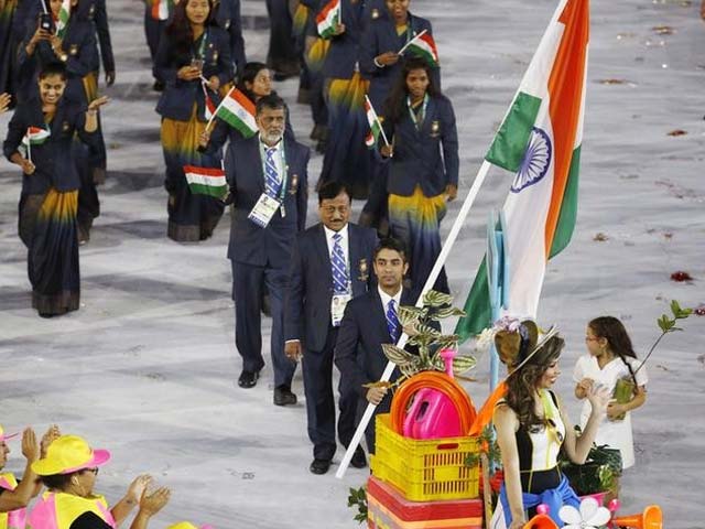 Photo : ओलिंपिक ओपनिंग सेरेमनी: शान से चले भारतीय खिलाड़ी, बिंद्रा ने तिरंगा लेकर की अगुवाई