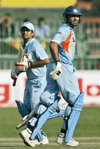 Yuvraj Singh and Suresh Raina run between wickets during the second One-Day International between India and Sri Lanka in Colombo. 2nd ODI: India vs Sri Lanka