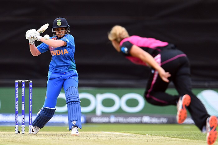 महिला टी20 विश्व कप: न्यूजीलैंड को हराकर सेमीफाइनल में पहुंचा भारत