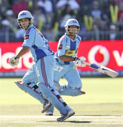 Mumbai Indians' Akjinya Rahane and JP Duminy score runs in the IPL match in Port Elizabeth on Sunday. (AP Photo) Match 38: MUM vs RCB