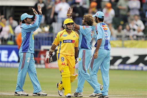 Mumbai Indians' Abhishek Nayar and teammates Lasith Malinga and Ajinkya Rahane celebrate the dismissal of Chennai Super Kings' Parthiv Patel during their IPL match at St. George's Park, Port Elizabeth on Saturday. (AFP Photo) Match 47: MUM vs CSK