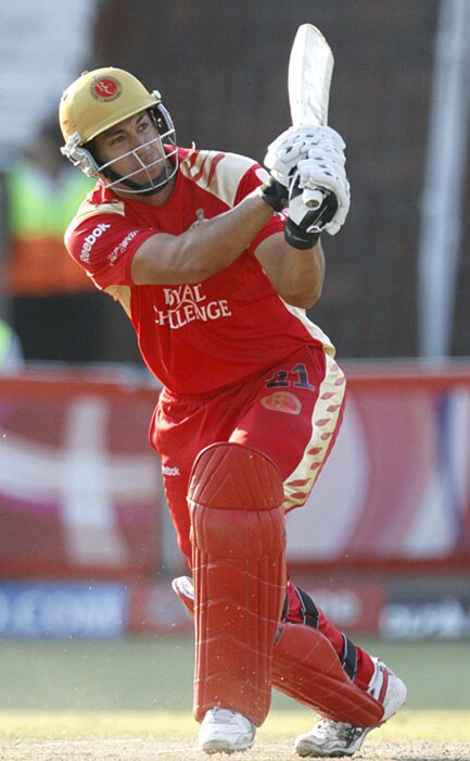 <b>Ross Taylor</b><br><br>
The Kiwi is a high quality player and he showed that with his match winning efforts for the Royal Challengers last season.<br><br>
Should fetch a high price as quality middle-order batsmen are a rarity in this format. IPL 4 auction: Hot properties